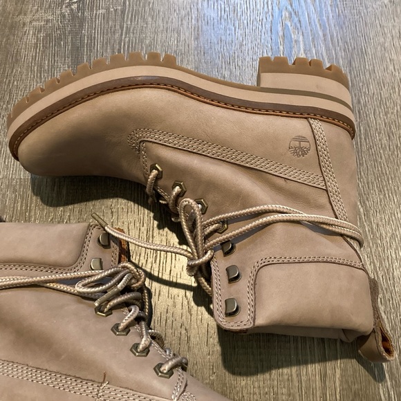 Timberland Women’s Courmayeur Valley Hiking Boots Taupe Nubuck Sz 7 NWOB - Picture 3 of 14